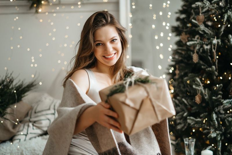 Prezenty dla kobiet – elegancja, relaks i domowa przytulność