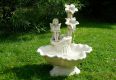 Fontanna ogrodowa dekoracyjna, pojnik, wróżka wśród lilii