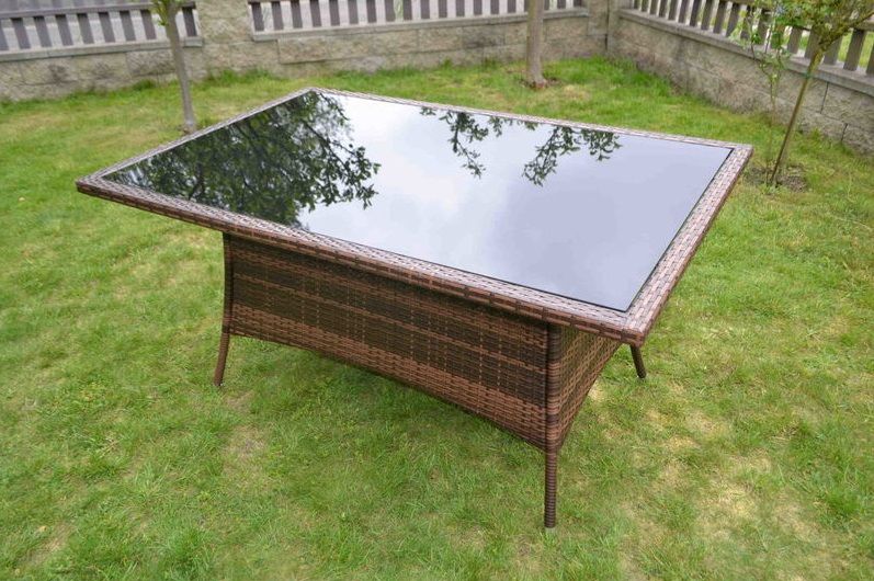 Stół rattanowy - Ebro