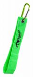 Zielony odblaskowy brelok z metalowym karabińczykiem 38 cm