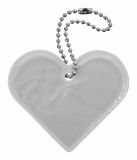 Srebrny odblaskowy brelok serce na łańcuszku 6x5 cm